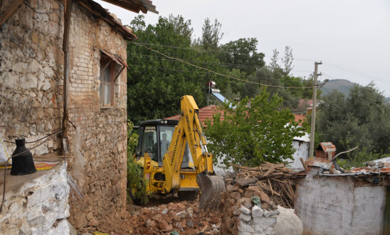 Bergamalı orman şehidinin baba ocağı yenileniyor