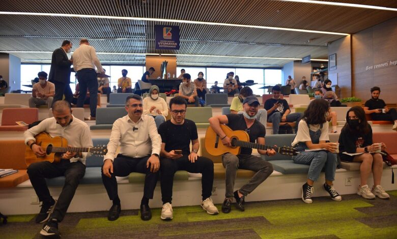 Oktay Yılmaz’dan YKS adaylarına gitarlı moral