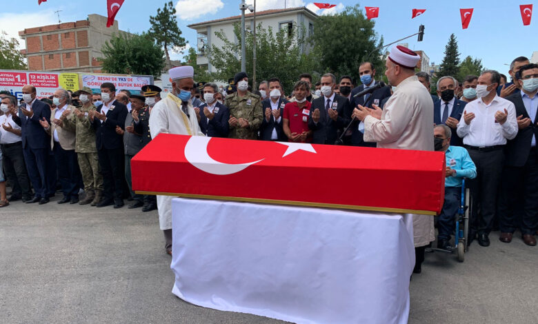 Adıyaman şehidini son yolculuğuna uğurladı