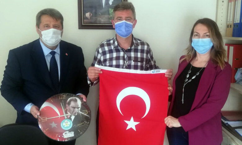 Manisa’da yeni muhtara ‘hayırlı olsun’ ziyareti