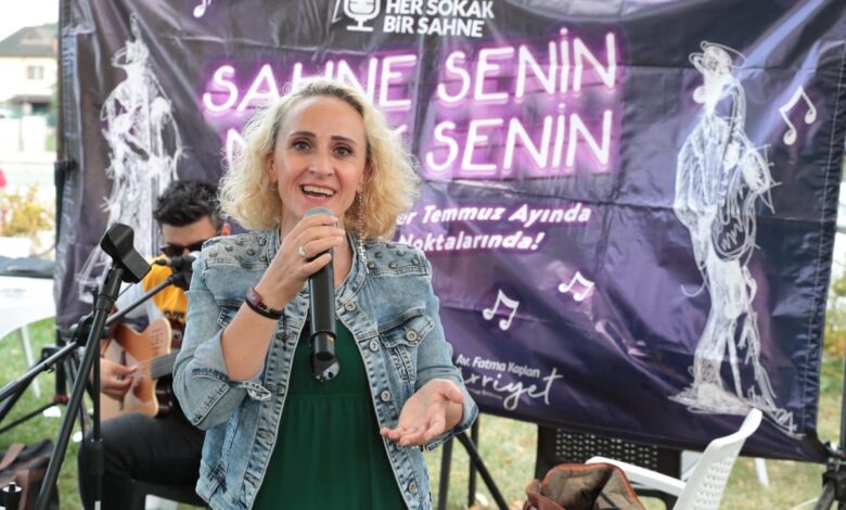 İzmit Gülümse Kafe’de yüzler yerel müzisyenlerle gülümsedi