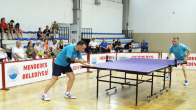 İzmir Menderes’te masa tenisi turnuvası sona erdi