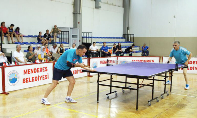 İzmir Menderes’te masa tenisi turnuvası sona erdi