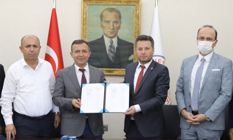 Kayseri’de sağlık işçilerinin toplu sözleşme sevinci
