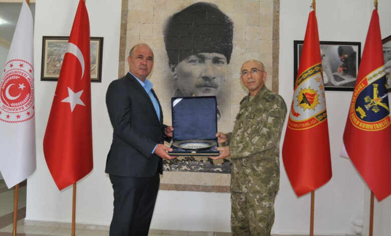 Emekli Albay’a hassasiyet ve özveri plaketi