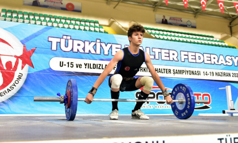Bursa Yıldırım’da halter rüzgârı