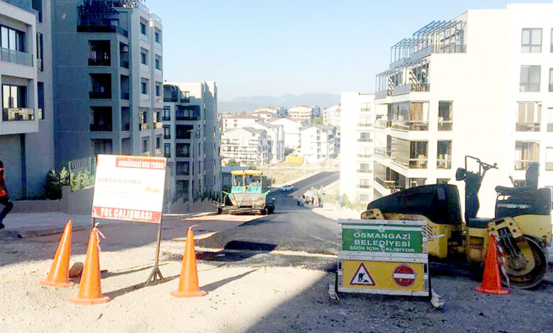 Bursa Osmangazi’nin yollarına sıcak asfalt