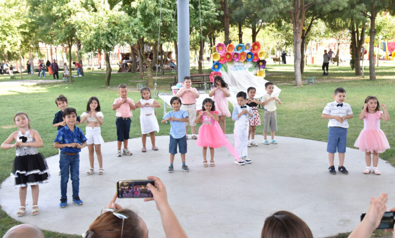 Manisa’da minikler mezuniyet heyecanı yaşadı