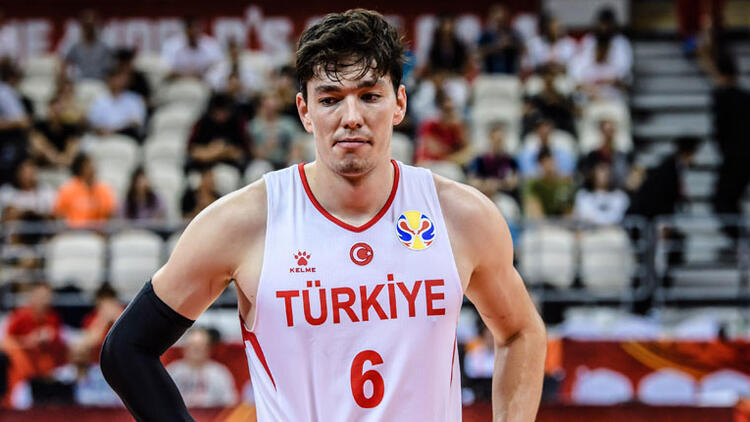 Cedi Osman’dan sosyal medya hamlesi