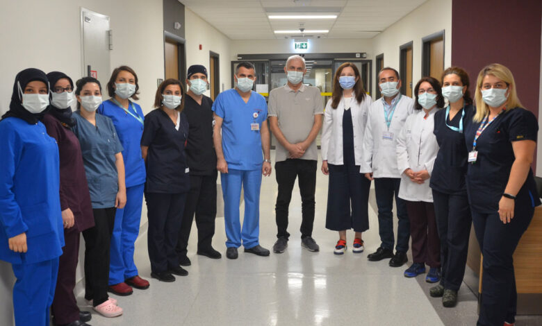 COVID-19’la gelişen akciğer yetmezliğinden ECMO tedavisiyle kurtuldu