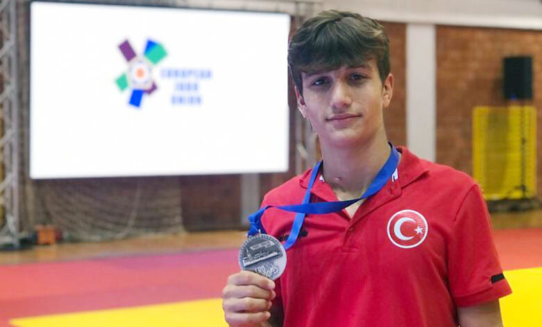 Rizeli sporcuya Avrupa’da bronz madalya