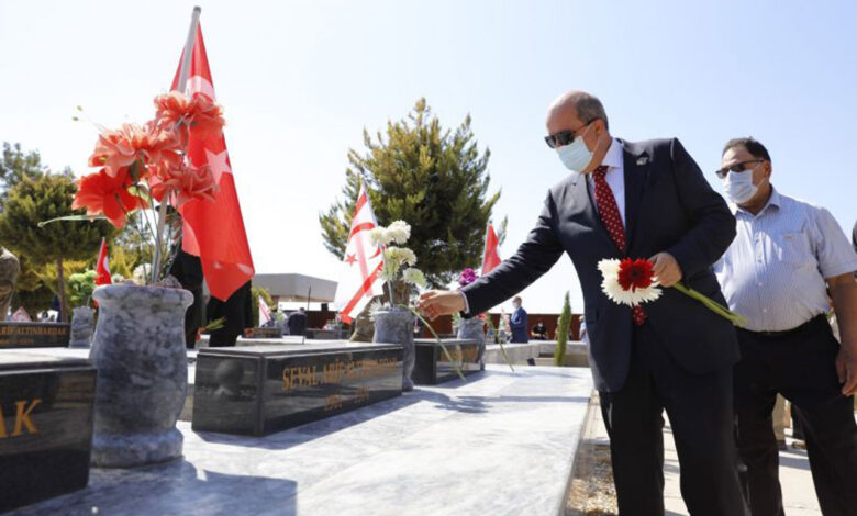 Kıbrıslı Türkler şehitlerini andı