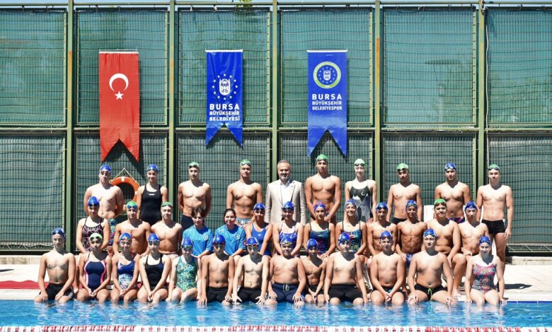 Bursa’da havuzlar spor okuluyla şenlendi