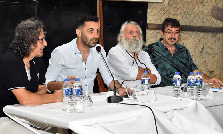 İzmir Foça’da yaşayan şair ve yazarlar Foça’yı anlattı