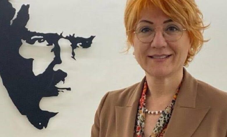 Berna Gözbaşı’na kadın desteği